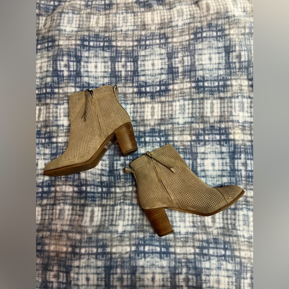 Toms Perforated Ankle Boots - Picture 3 of 7